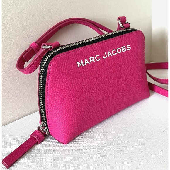 New Marc Jacobs Small Crossbody Pouch Pebble Leather Hot Pink - Picture 2 of 5